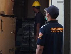 Bea Cukai Batam Kawal Reekspor Empat Kontainer Limbah B3
