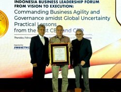 Presdir JNE, Mohamad Feriadi Soeprapto Raih Penghargaan Indonesia Best CEO 2025
