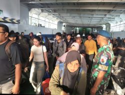 Pastikan Keamanan Penumpang, Babinterau Lanud RSA Pantau Aktivitas di Pelabuhan Ranai