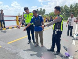 Motor Tabrak Trotoar Jembatan Kelanga, Dua Korban Meninggal Dunia