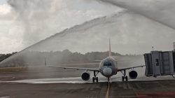 Water Salute Sambut Penerbangan Perdana AirAsia Batam–Kuala Lumpur di Bandara Hang Nadim Batam