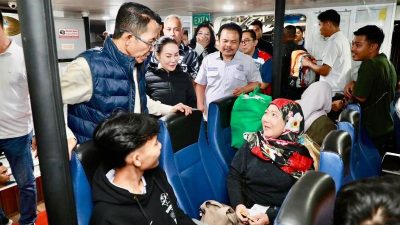 Datang Dini Hari ke Pelabuhan Sekupang, Amsakar–Li Claudia Pastikan Arus Mudik Berjalan Lancar