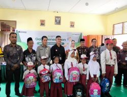 Pegadaian Peduli Pendidikan, 109 Siswa SDN 009 Bandarsyah Natuna Terima Bantuan