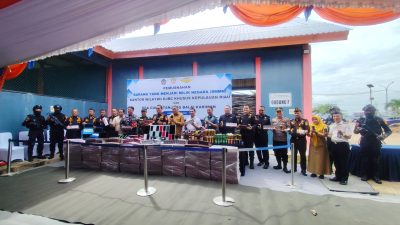 Bea Cukai Kepri Musnahkan 7,7 Juta Rokok Ilegal dan Ribuan Liter Miras, Nilai Barang Capai Rp10,9 Miliar