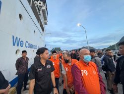 Kejari Natuna dan Polisi Kawal Ketat Pemindahan 15 Tahanan via KM Bukit Raya
