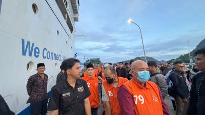 Kejari Natuna dan Polisi Kawal Ketat Pemindahan 15 Tahanan via KM Bukit Raya