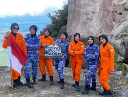 Perempuan Tangguh di Perbatasan Indonesia, Gaungkan Semangat Pancasila dari Puncak Gunung Ranai