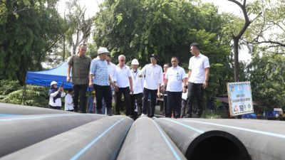 Amsakar Achmad Pastikan Pengerjaan Pemasangan Jaringan Pipa Distribusi Air Berjalan Lancar