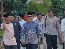 Jumat Berkah di Bulang, Wagub Nyanyang Tekankan Semangat Gotong Royong dan Kerukunan