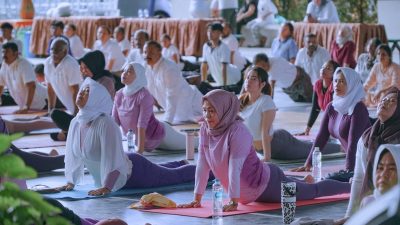 Diinisiasi HARRIS Hotel Batam Center dan HARRIS Resort Waterfront Batam, Ratusan Peserta Meriahkan Hari Yoga Internasional 2026