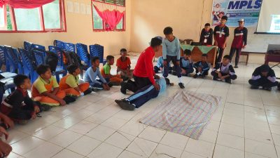 Bangun Generasi Sadar Keselamatan Laut Sejak Dini, SAR Natuna Bekali Siswa Baru dengan Dasar-Dasar Pertolongan