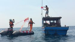 Merah Putih Menyusuri 112 Mil Laut, SAR Natuna Bawa Pesan Nasionalisme dan Keselamatan ke Nelayan Perbatasan
