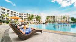 Perayaan Ulang Tahun ke-24, HARRIS Resort Waterfront Batam Gelar Giveaway Spesial dan Diskon Menginap 24 Persen
