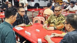 Wagub Kepri Nyanyang Adu Strategi Domino dengan Ketua Umum KJK di HUT Ulasan Network