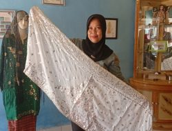 Rumah Pengrajin Tekat Encek Zulaika dan Tenun Lingga, Membawa Warisan Budaya ke Pasar Mancanegara